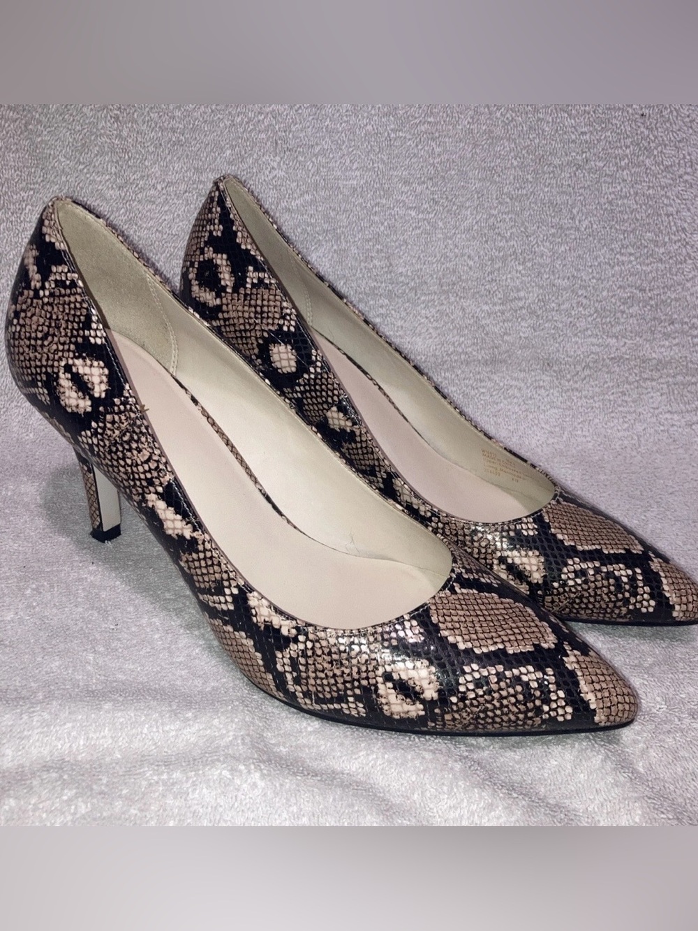 Cole Haan Grand Leather Snake Print Pointed Toe Heeled Pumps Sz 10AA Edgy Chic